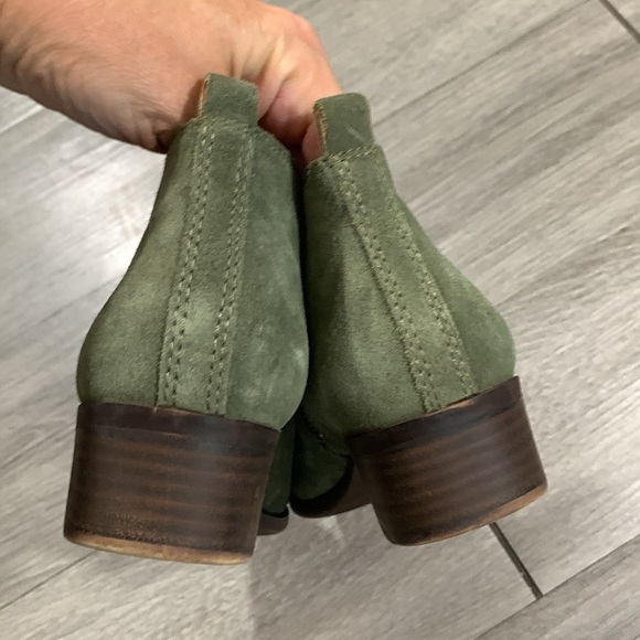Lucky Brand Basel Olive Green Suede Ankle Booties size 8.5 - Picture 4 of 9